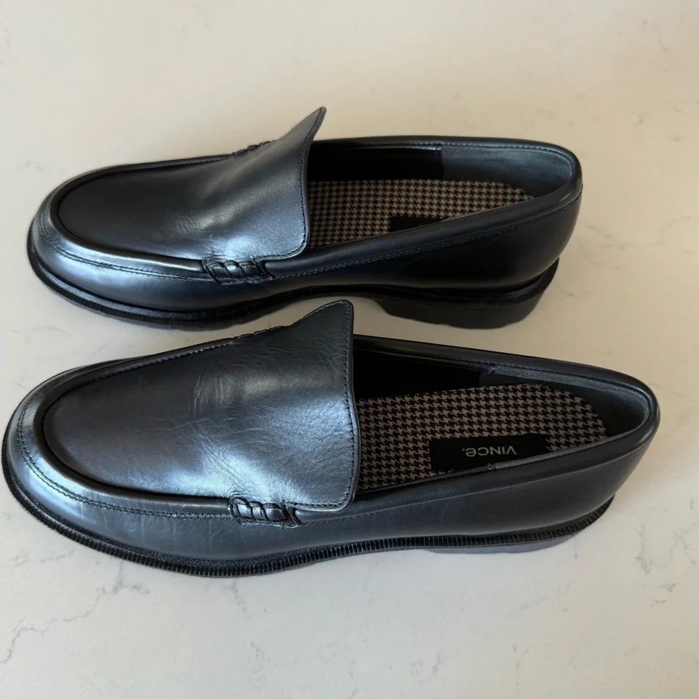 New Vince Silva Black leather Loafers Size: 6